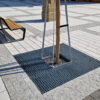 Boomrooster model Grille 16 Boomrooster verzinkt staal met profiel in openbare ruimte